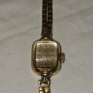 Gorgeous Vintage OMEGA 14K/18K Gold ladies watch